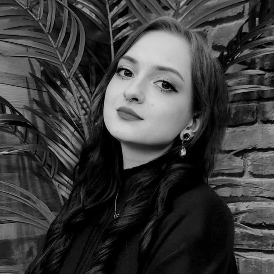 Ksenia, Graphic og Engraving
